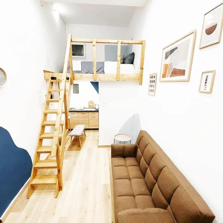 Апартаменты Velestinou Private Maisonette Афины Экстерьер фото