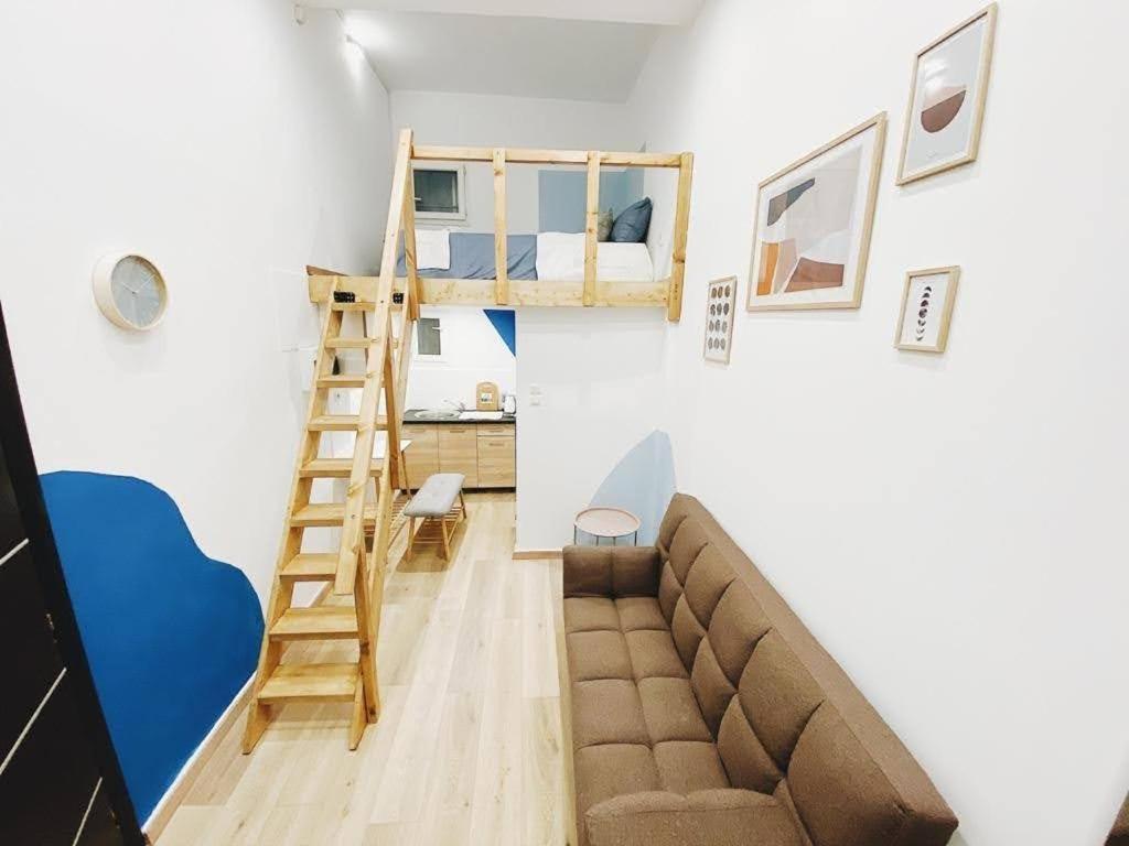 Апартаменты Velestinou Private Maisonette Афины Экстерьер фото