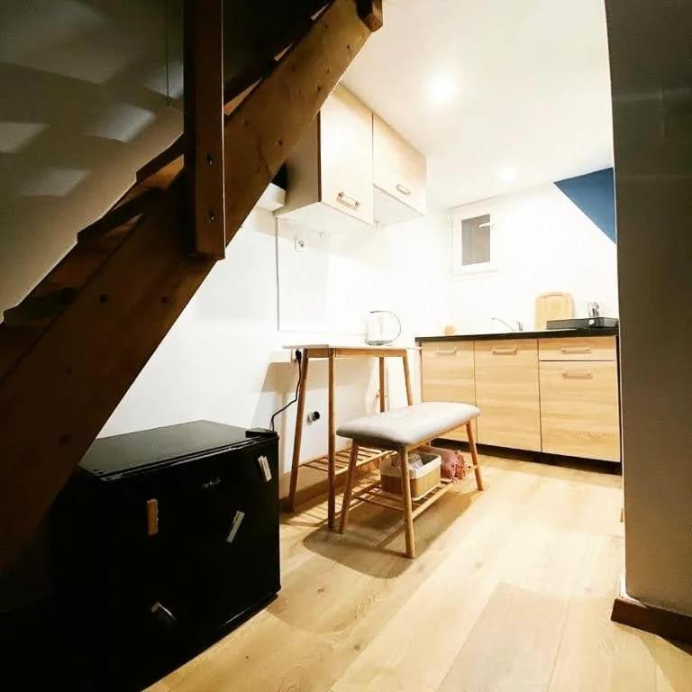 Апартаменты Velestinou Private Maisonette Афины Экстерьер фото